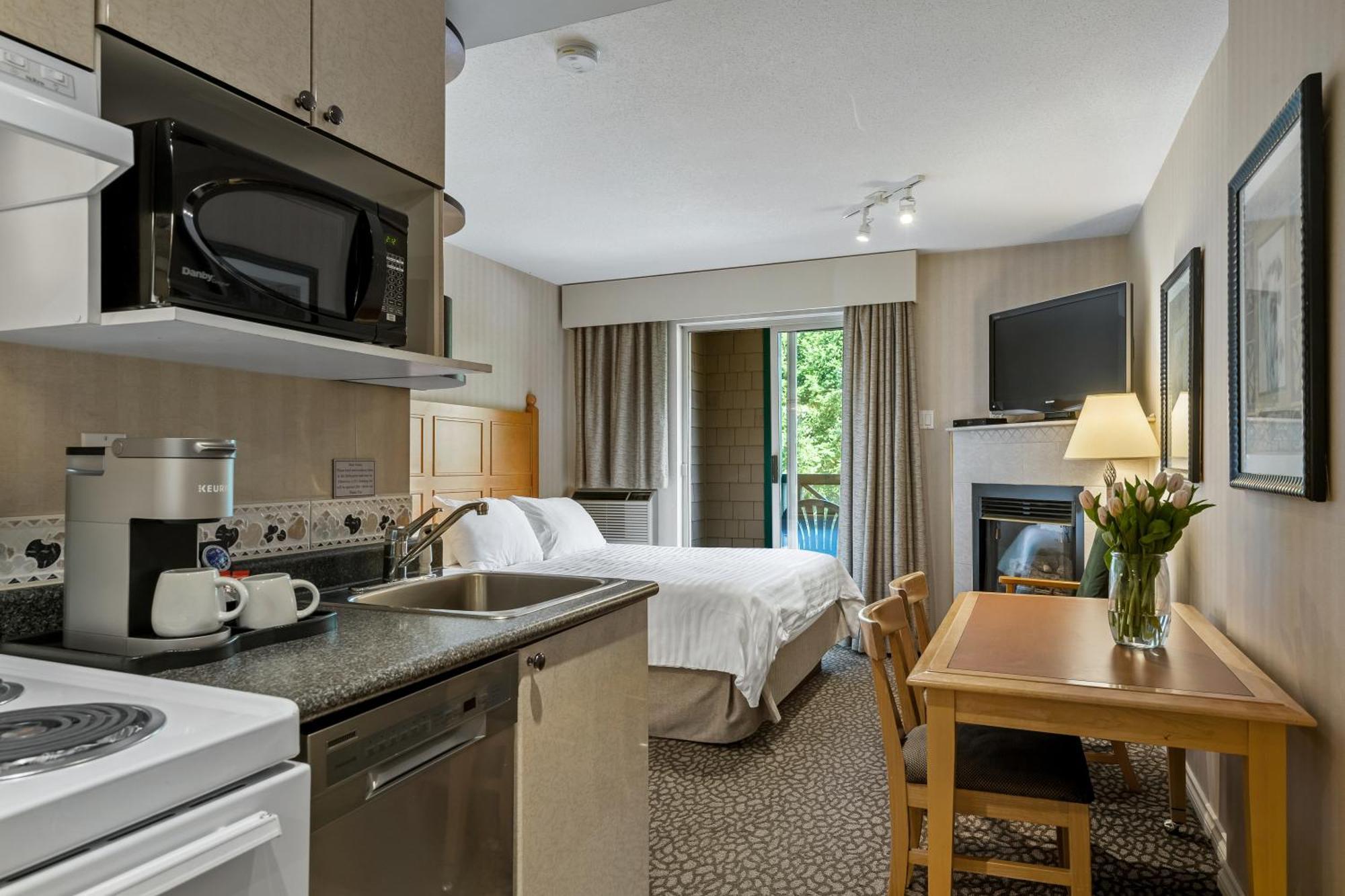 Pinnacle Hotel Whistler Pokoj fotografie